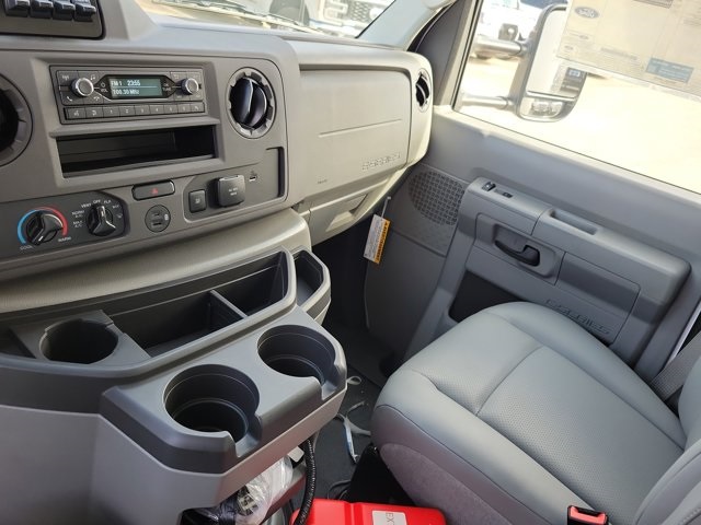 New 1996 Ford E-450 Cutaway - photo 18