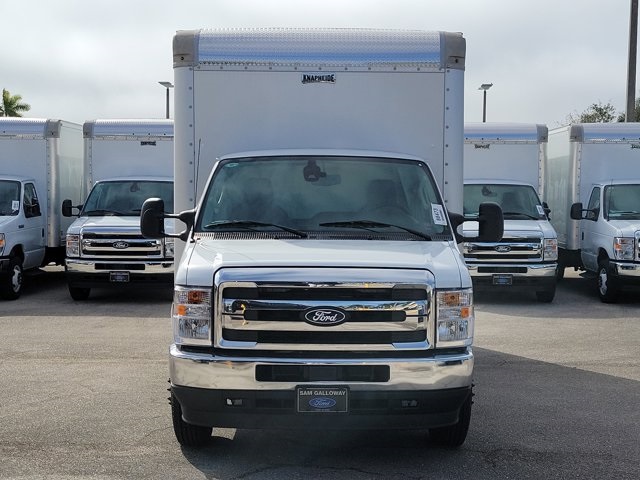 New 1996 Ford E-450 - photo 2