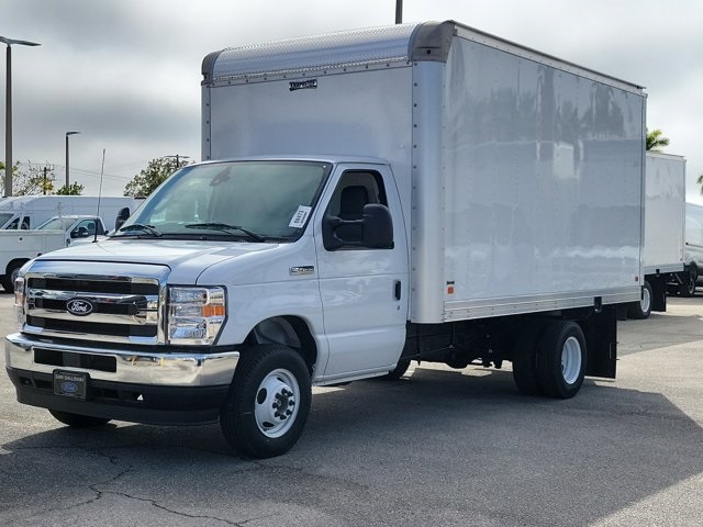 New 1996 Ford E-450 Cutaway - photo 3