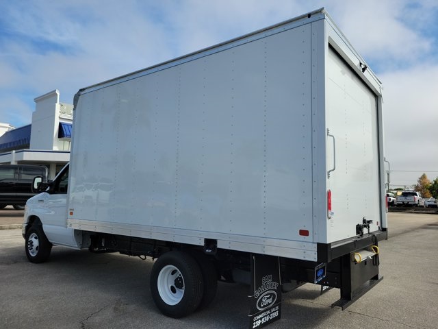 New 1996 Ford E-450 Cutaway - photo 4