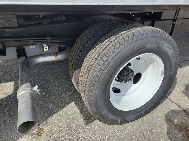 New 1996 Ford E-450 Cutaway - photo 8