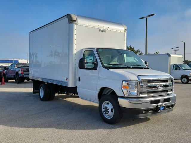 New 1996 Ford E-450 - photo 1