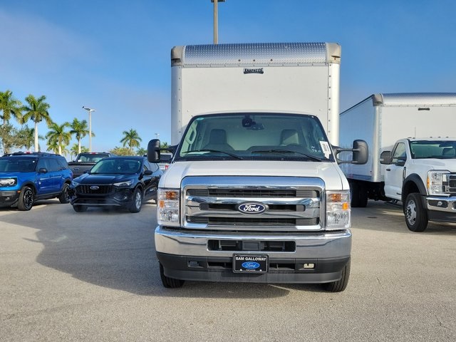 New 1996 Ford E-450 - photo 2