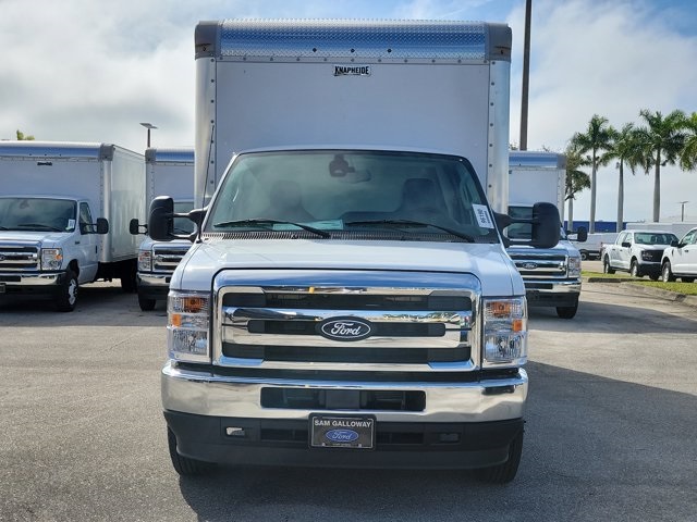 New 1996 Ford E-450 - photo 2