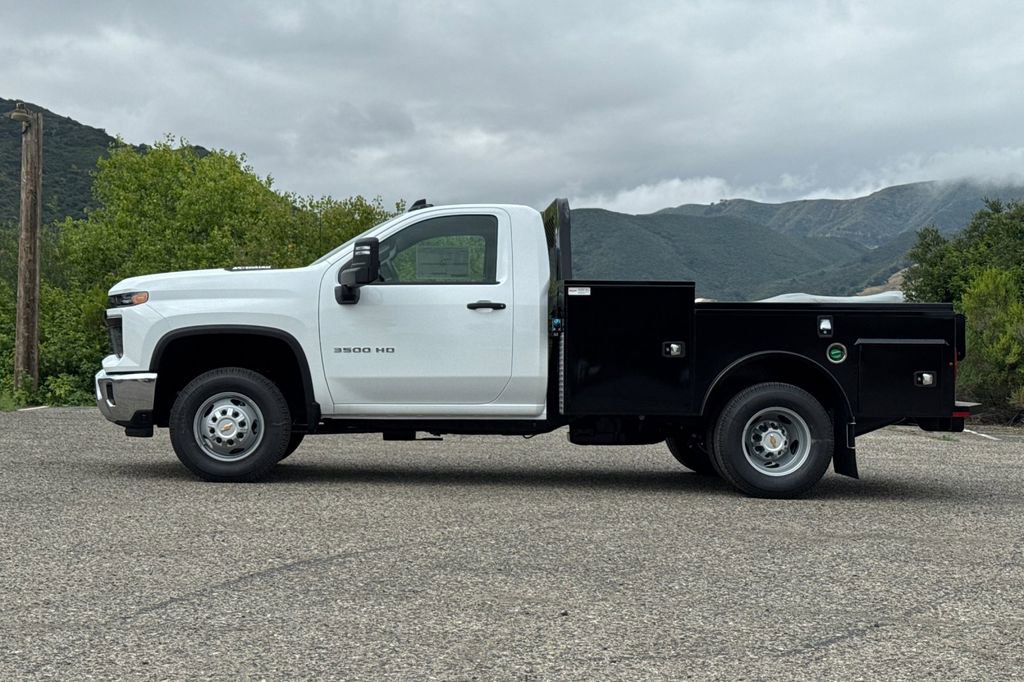 New 2026 Chevrolet Silverado 3500 Regular Cab Cab Chassis - photo 9
