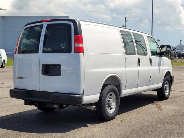 New 2025 Chevrolet Express 2500 Empty Cargo Van - photo 3