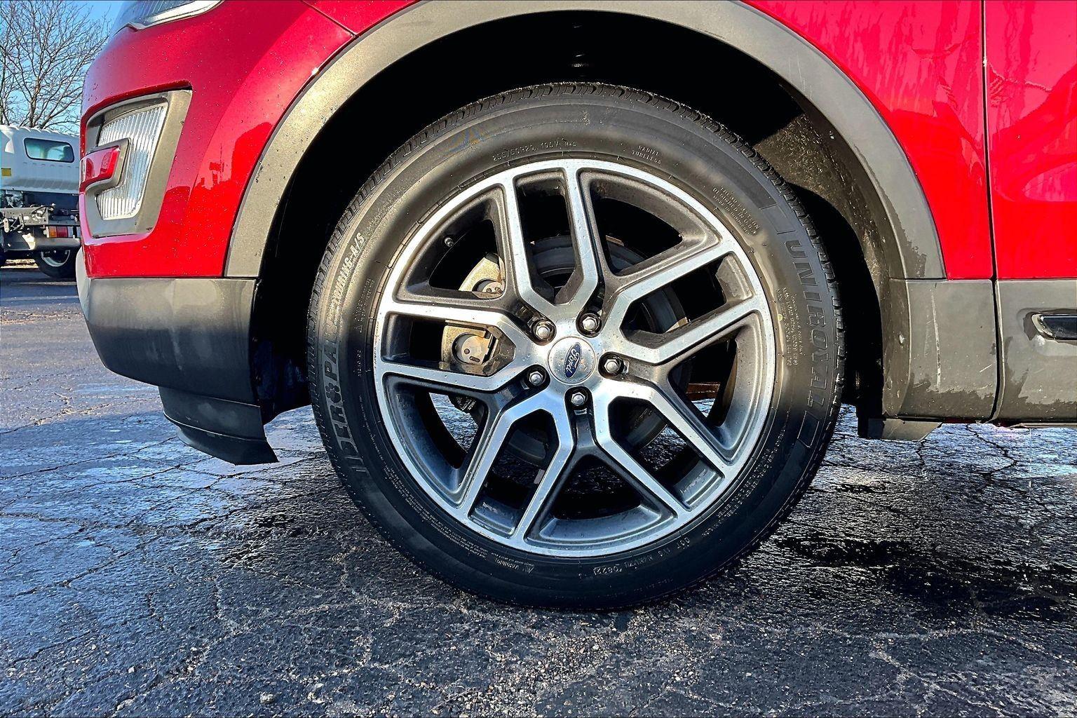 Used 2017 Ford Explorer - photo 2
