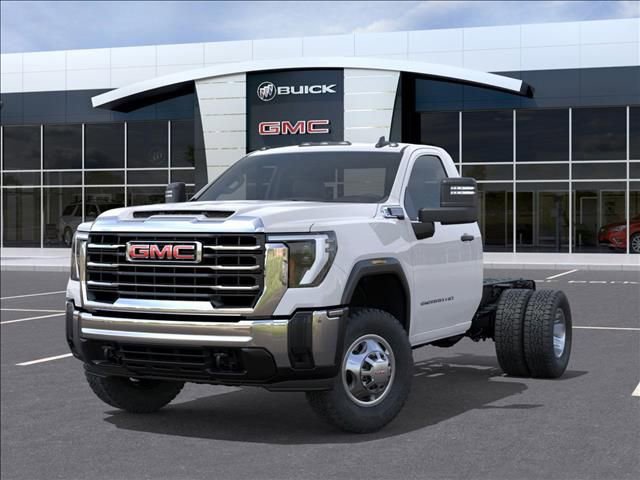 New 2026 GMC Sierra 3500 - photo 2