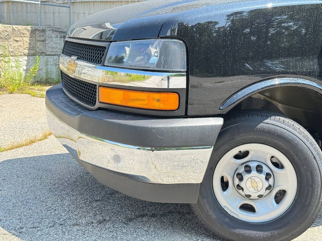 New 2025 Chevrolet Express 2500 Empty Cargo Van - photo 3