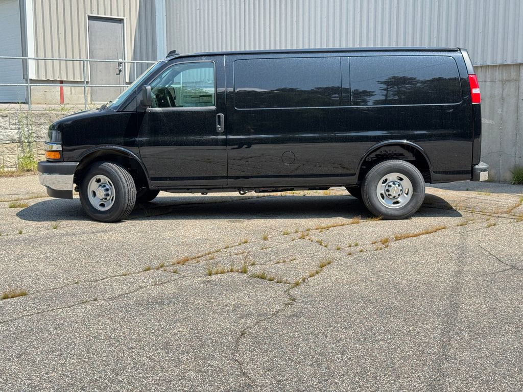 New 2025 Chevrolet Express 2500 Empty Cargo Van - photo 5