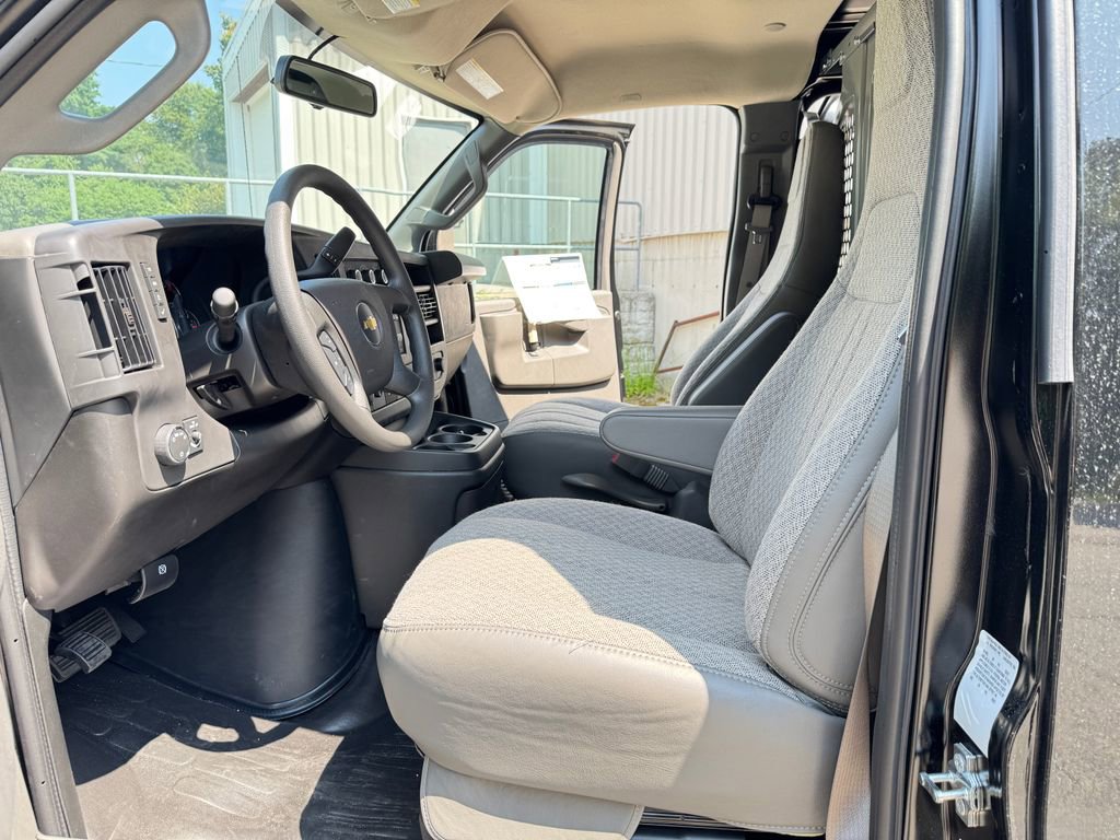 New 2025 Chevrolet Express 2500 Empty Cargo Van - photo 9