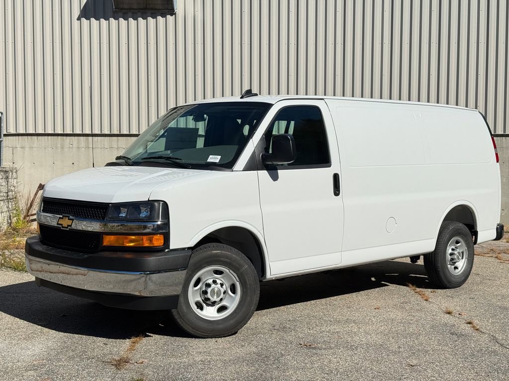 New 2025 Chevrolet Express 3500 - photo 2