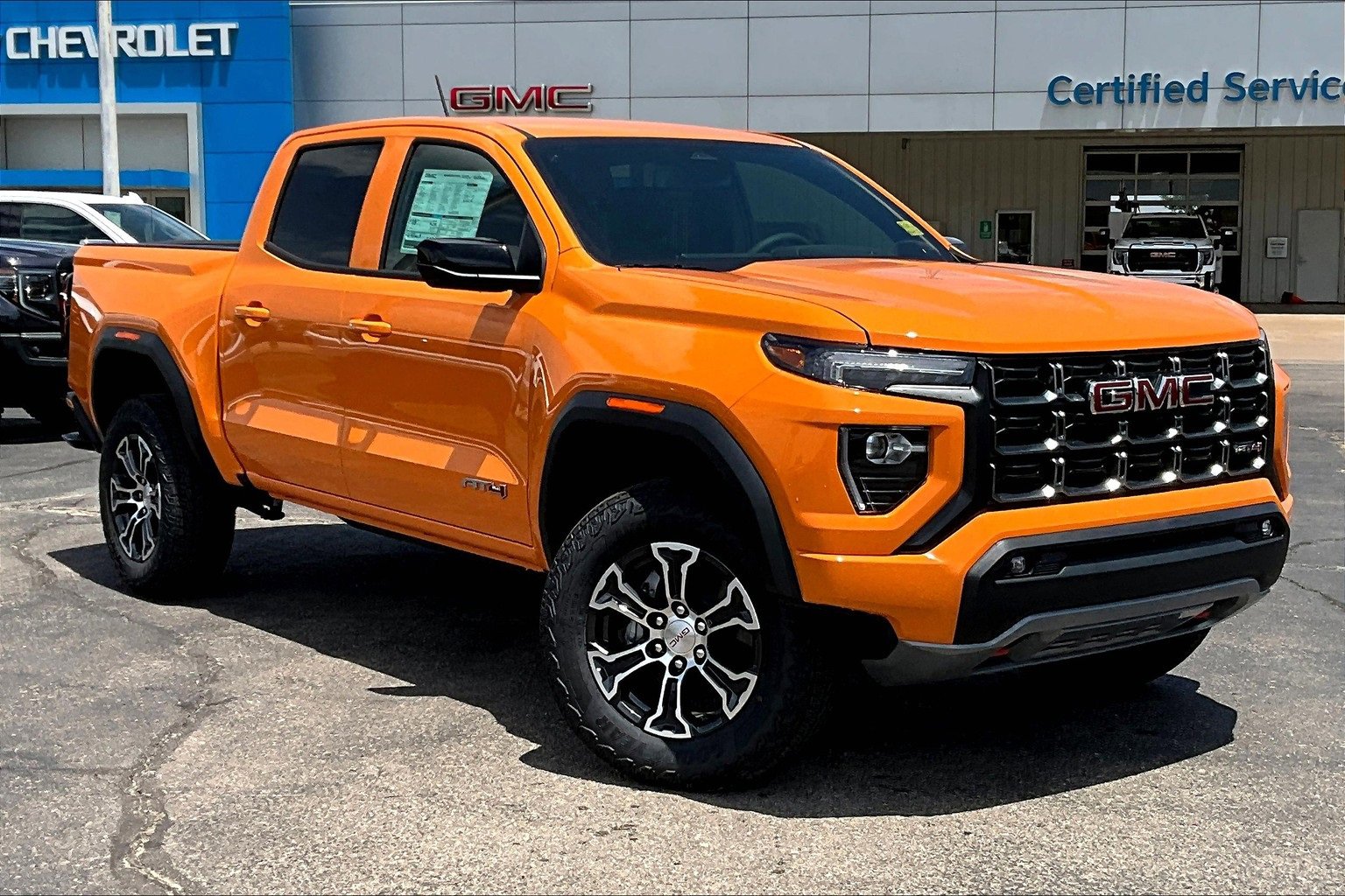 New 2025 GMC Canyon - photo 2