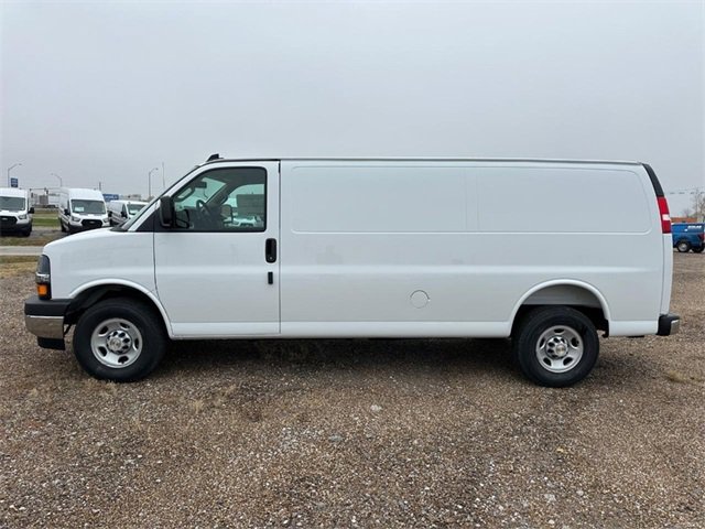 New 2025 Chevrolet Express 3500 - photo 2