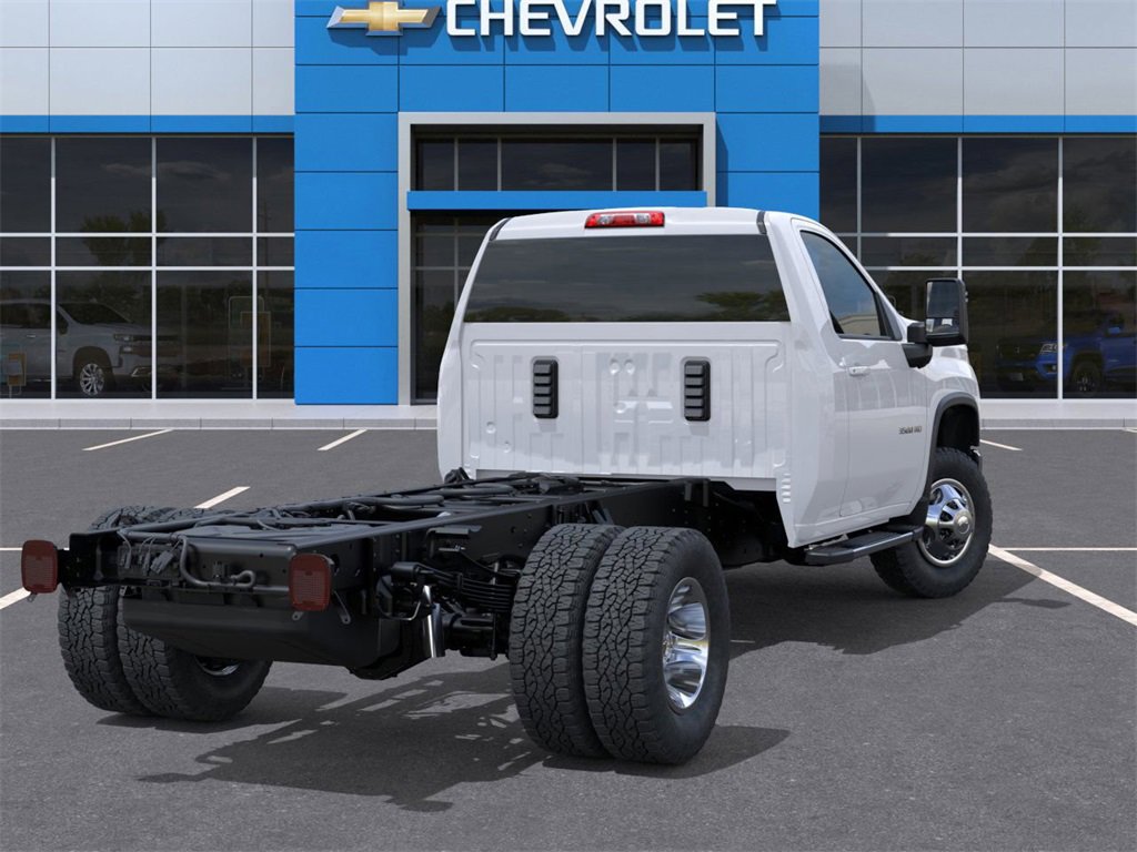 New 2026 Chevrolet Silverado 3500 Regular Cab Cab Chassis - photo 4