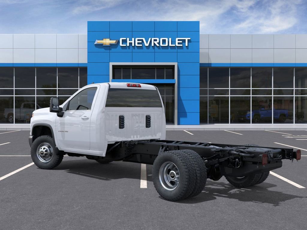 New 2026 Chevrolet Silverado 3500 Regular Cab Cab Chassis - photo 3
