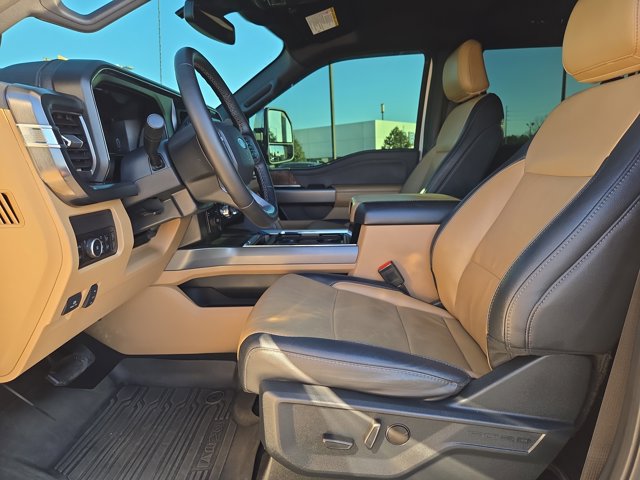 Used 2025 Ford F-350 Lariat Crew Cab - photo 20