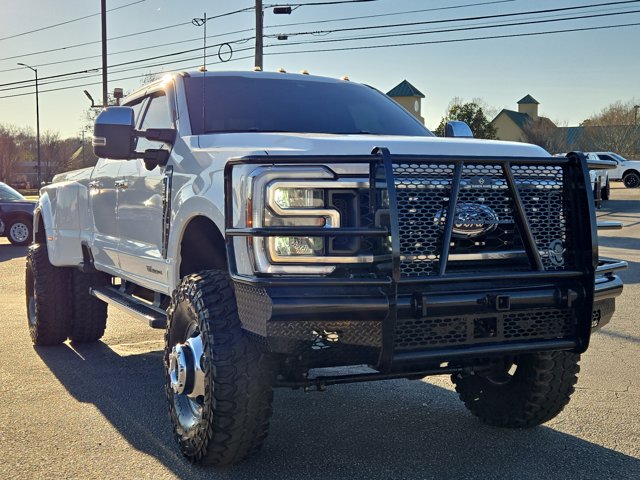 Used 2025 Ford F-350 Lariat Crew Cab - photo 4