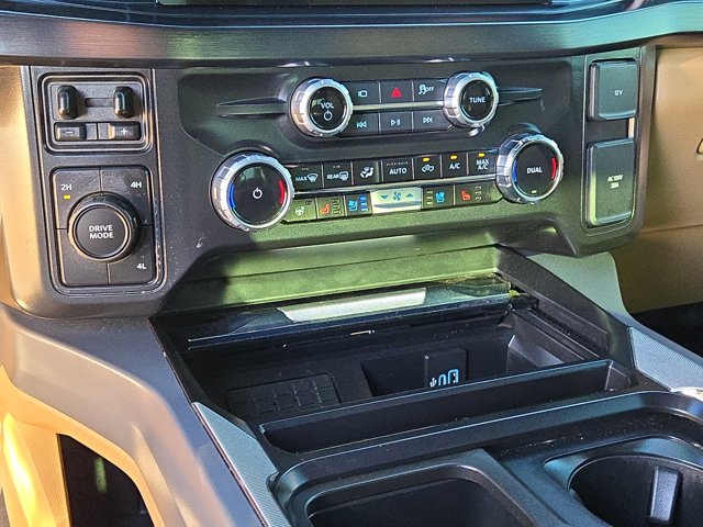 Used 2025 Ford F-350 Lariat Crew Cab - photo 29