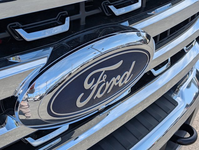 New 2026 Ford F-250 Lariat Crew Cab - photo 4