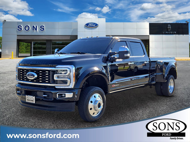 Used 2023 Ford F-450 - photo 1