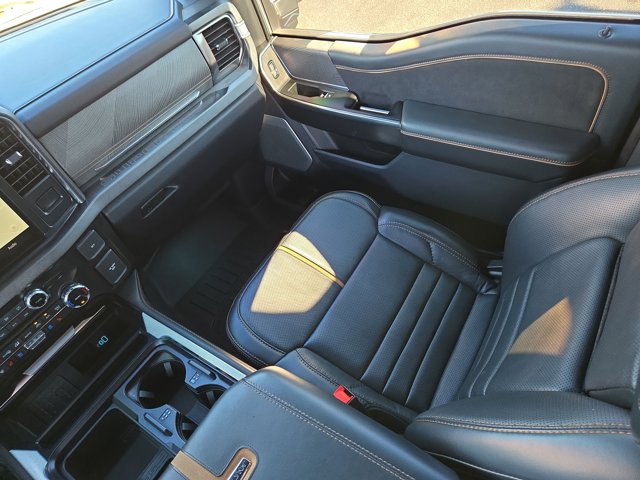 Used 2023 Ford F-450 Platinum Crew Cab - photo 17