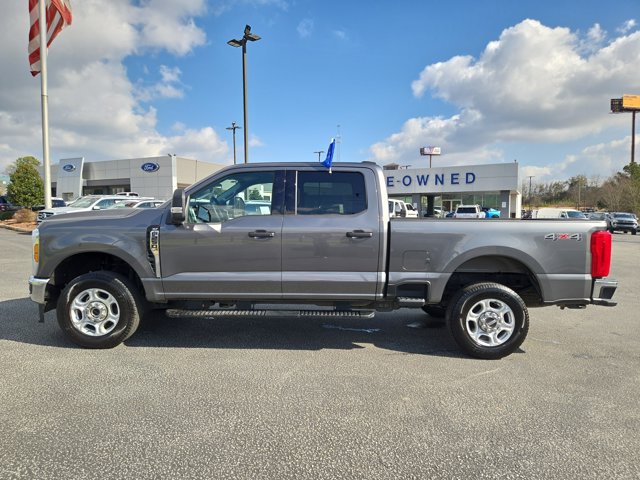 Used 2025 Ford F-250 XLT Crew Cab - photo 10
