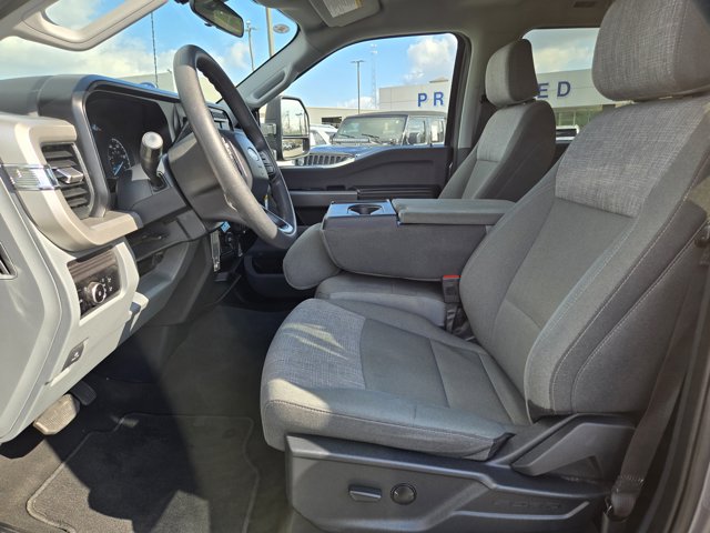 Used 2025 Ford F-250 XLT Crew Cab - photo 19