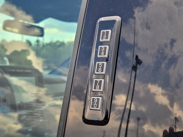 Used 2023 Ford F-150 Platinum SuperCrew Cab - photo 8