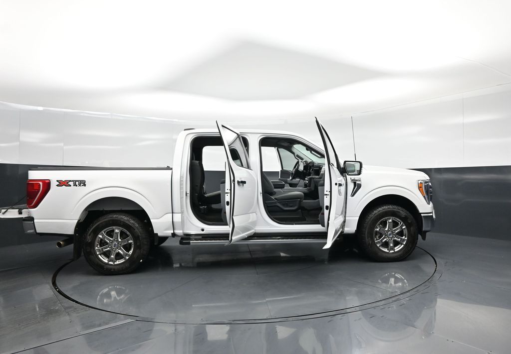 Used 2022 Ford F-150 XLT SuperCrew Cab - photo 5