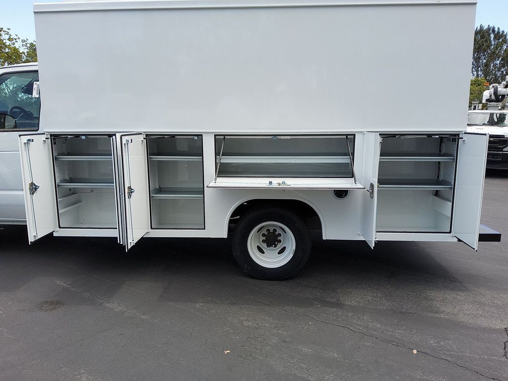 New 2026 Ford E-350 Cutaway - photo 16