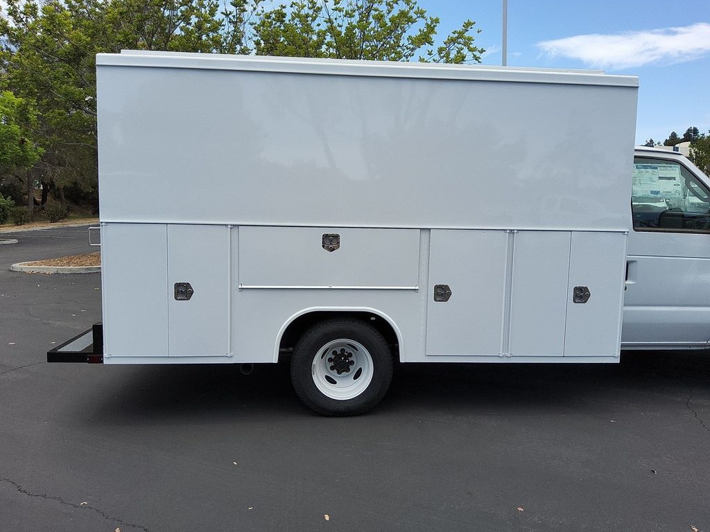 New 2026 Ford E-350 Cutaway - photo 22
