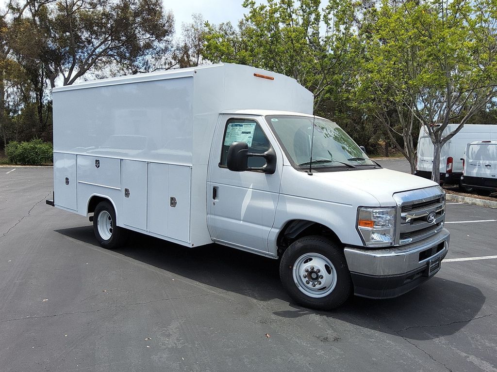 New 2026 Ford E-350 Cutaway - photo 30