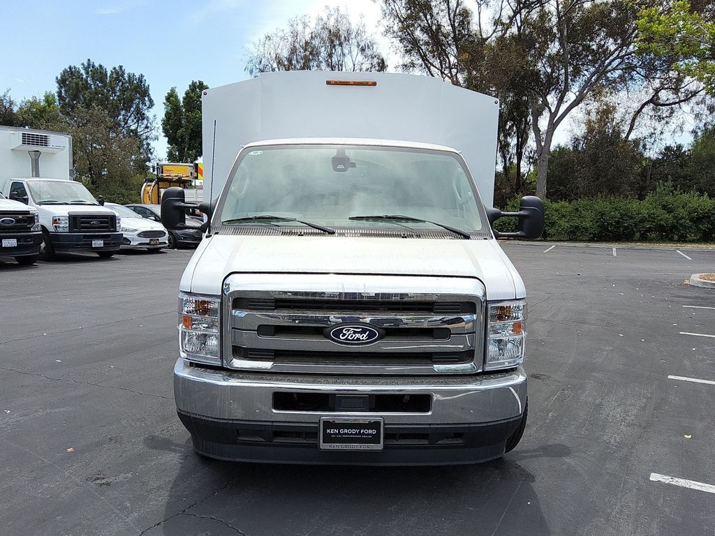 New 2026 Ford E-350 Cutaway - photo 31