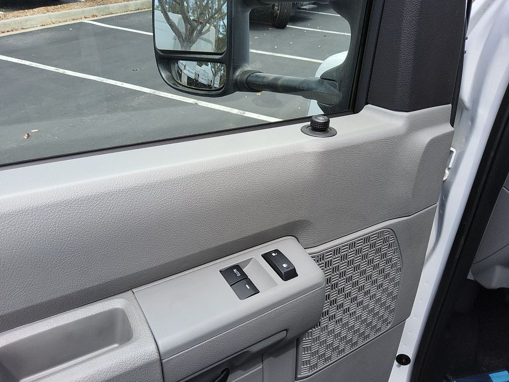 New 2026 Ford E-350 Cutaway - photo 5
