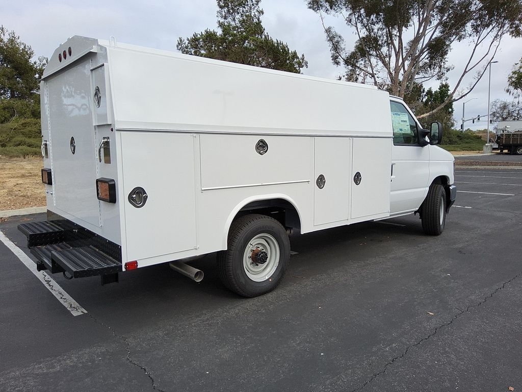 New 2026 Ford E-350 Cutaway - photo 24