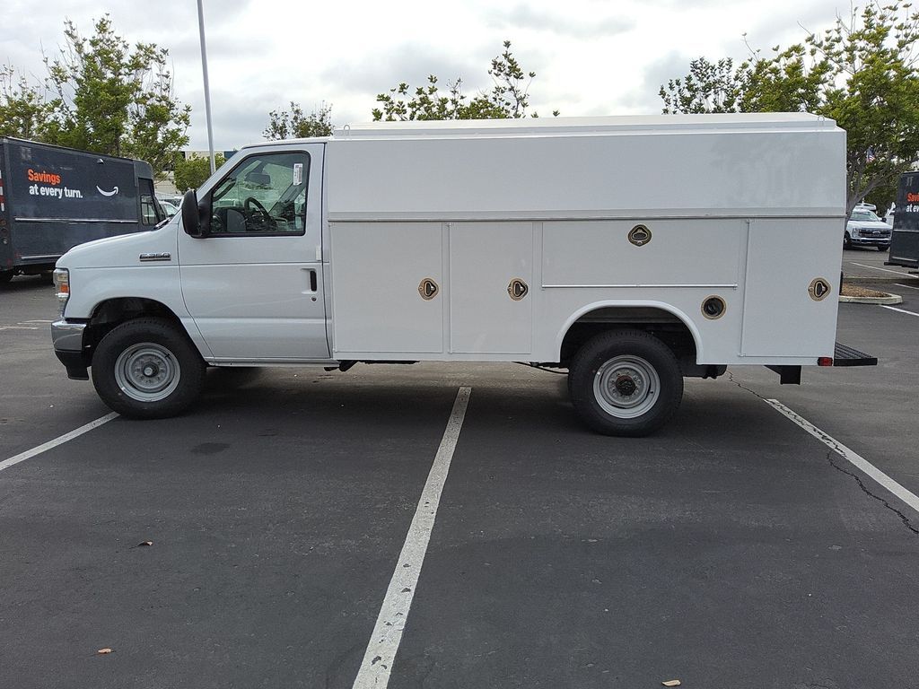 New 2026 Ford E-350 Cutaway - photo 27