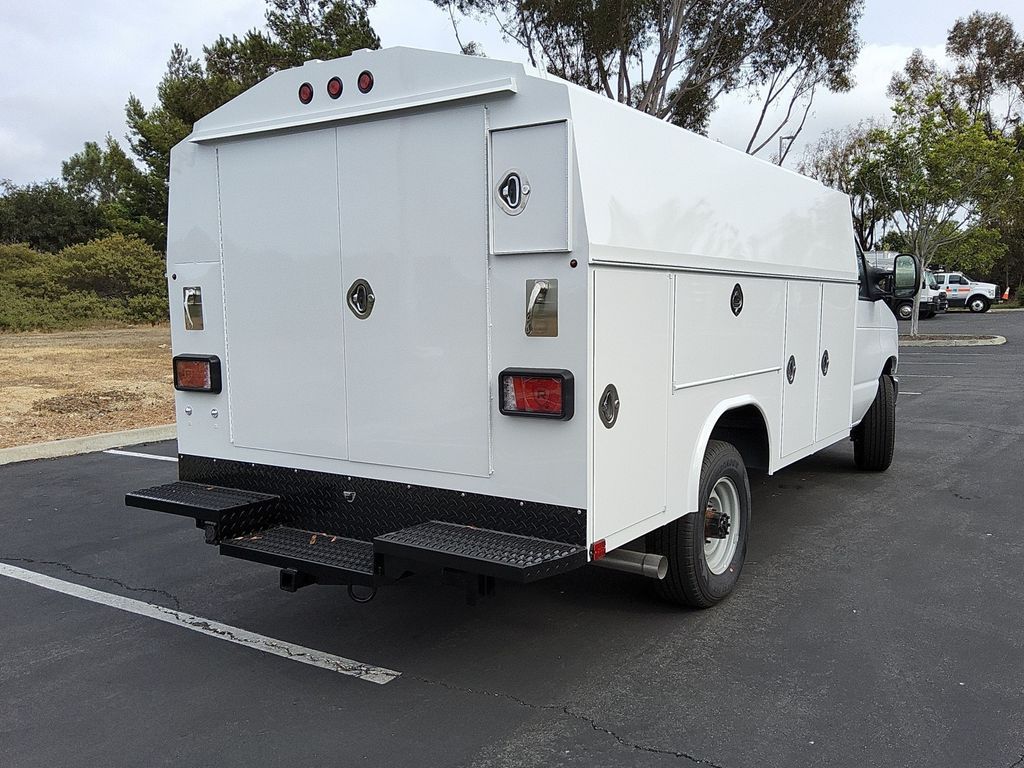 New 2026 Ford E-350 Cutaway - photo 28