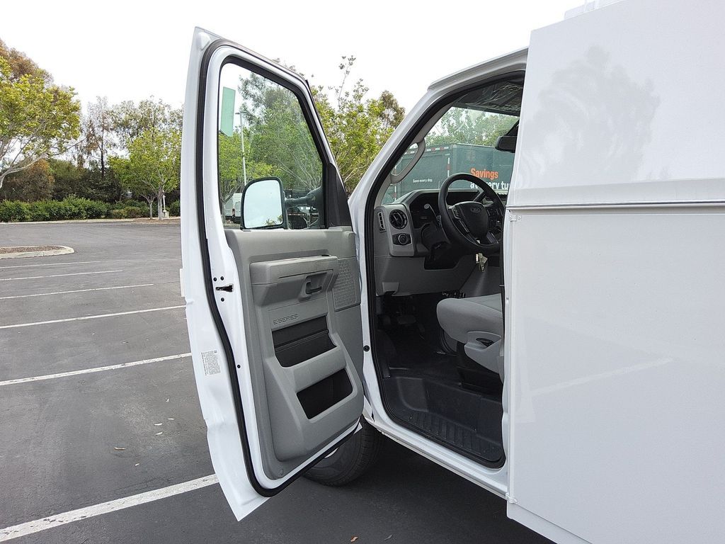 New 2026 Ford E-350 Cutaway - photo 5