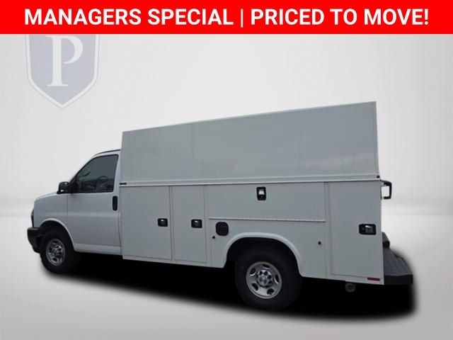 New 2025 Chevrolet Express 3500 Cutaway - photo 19