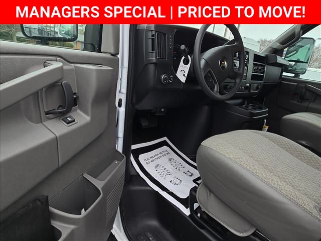 New 2025 Chevrolet Express 3500 Cutaway - photo 24
