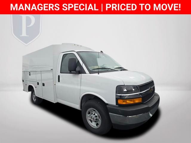 New 2025 Chevrolet Express 3500 Cutaway - photo 11