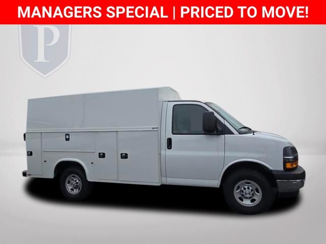 New 2025 Chevrolet Express 3500 Cutaway - photo 14