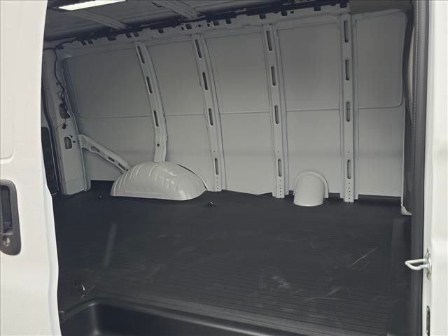 New 2025 Chevrolet Express 2500 Empty Cargo Van - photo 31