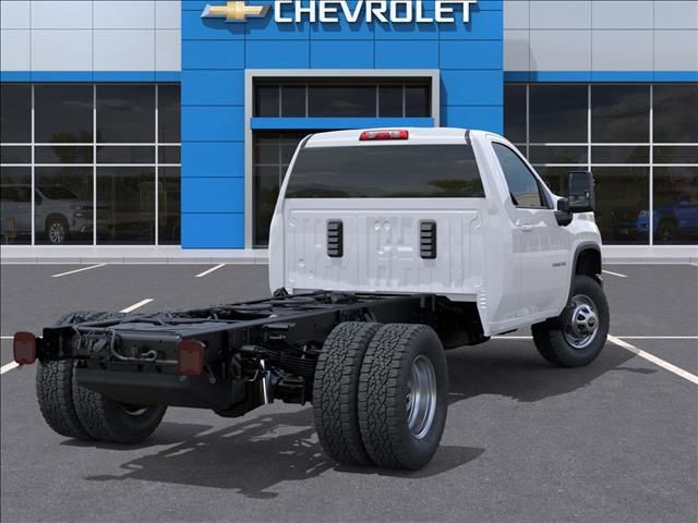 New 2026 Chevrolet Silverado 3500 Regular Cab Cab Chassis - photo 4