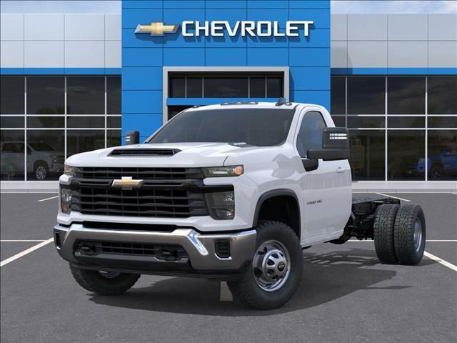 New 2026 Chevrolet Silverado 3500 Regular Cab Cab Chassis - photo 6