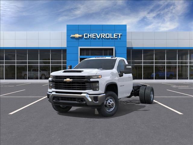 New 2026 Chevrolet Silverado 3500 Regular Cab Cab Chassis - photo 8