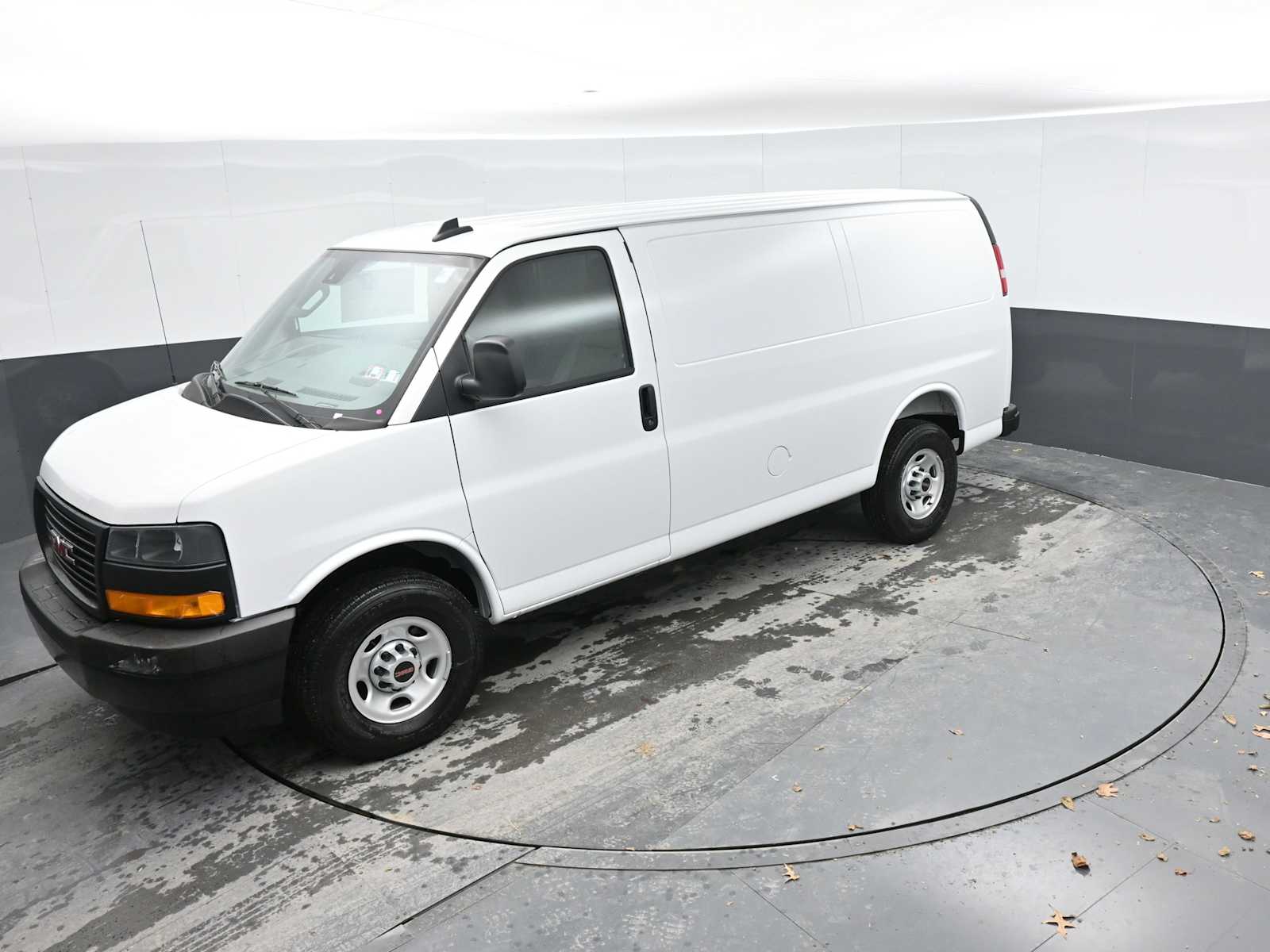New 2025 GMC Savana 2500 Empty Cargo Van - photo 38