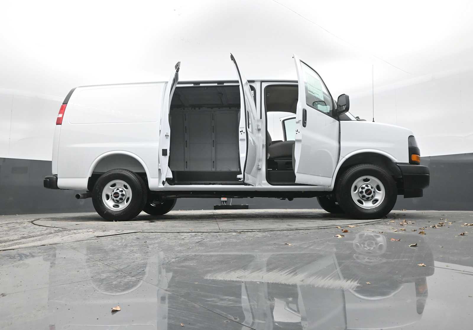 New 2025 GMC Savana 2500 Empty Cargo Van - photo 9