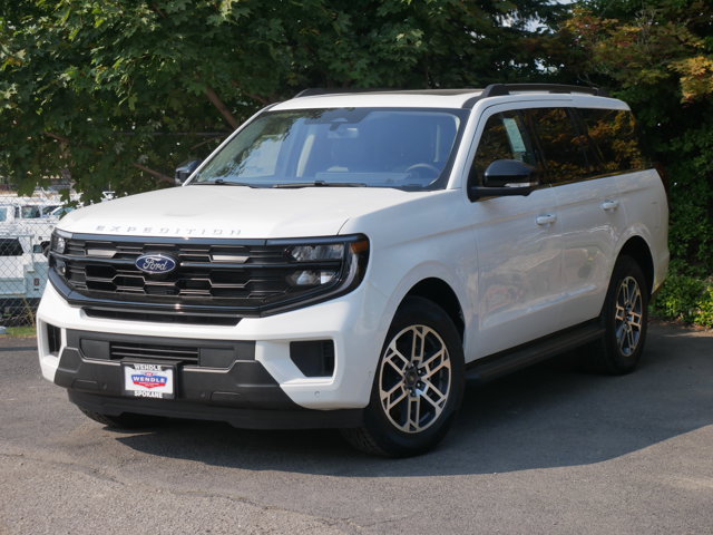 New 2025 Ford Expedition - photo 2